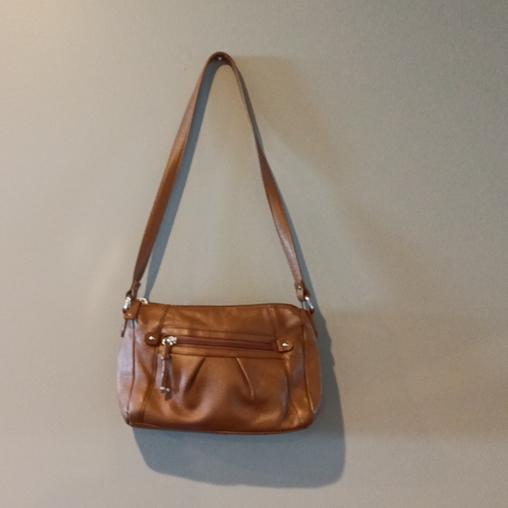 Stone mountain shoulder bag with red interior, great condition!